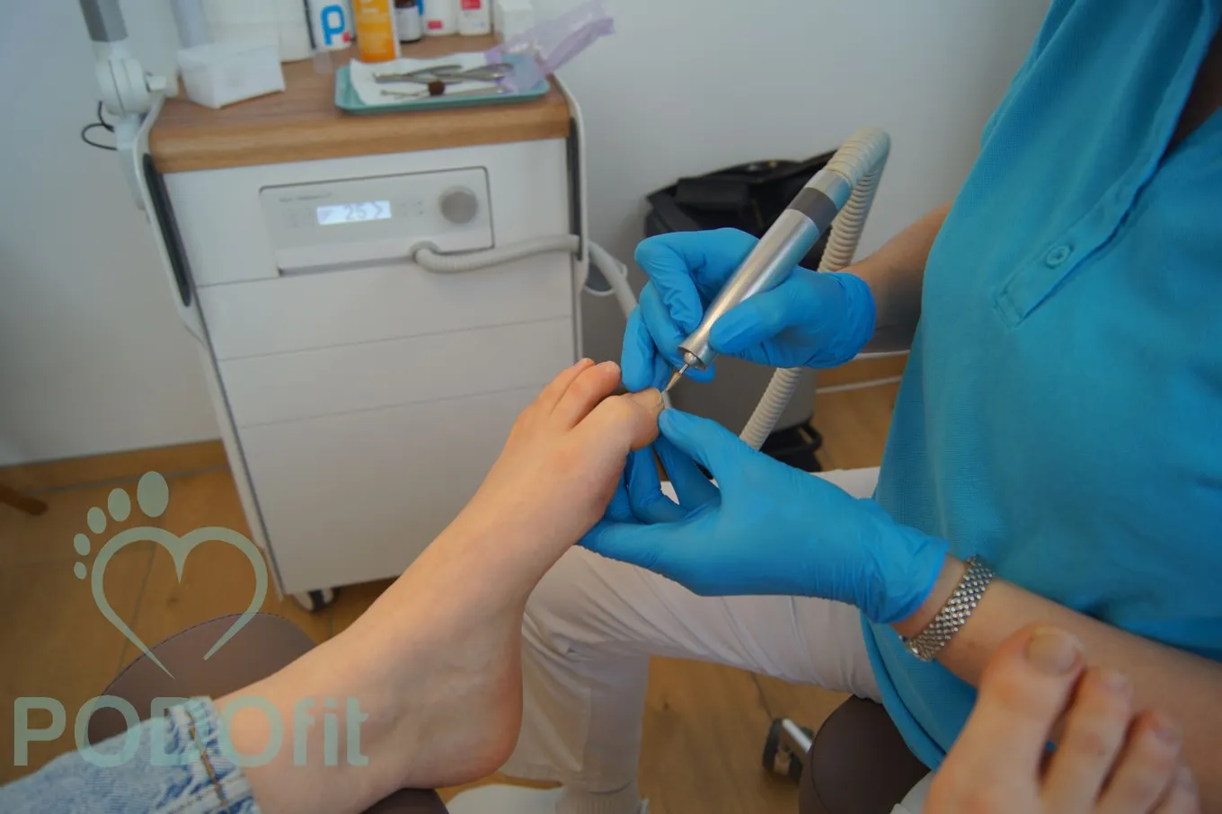 Nagelbearbeitung in der podologischen Behandlung