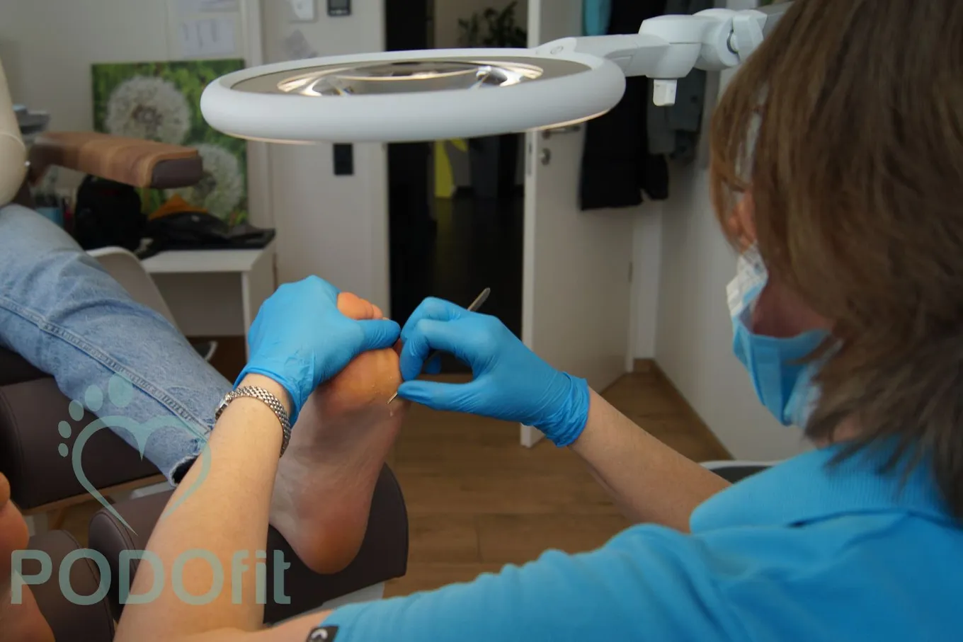 Hornhautabtragung und Druckstellenbearbeitung